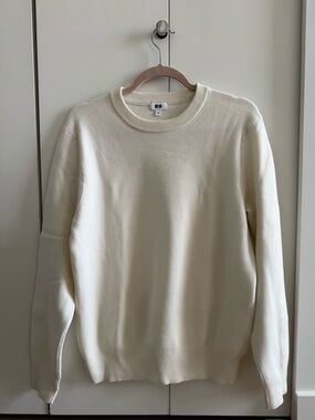 Uniqlo Men's Off-White Crewneck Sweater